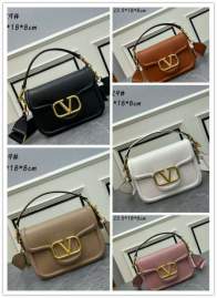Picture of Valentino Handbags _SKUfw154569816fw